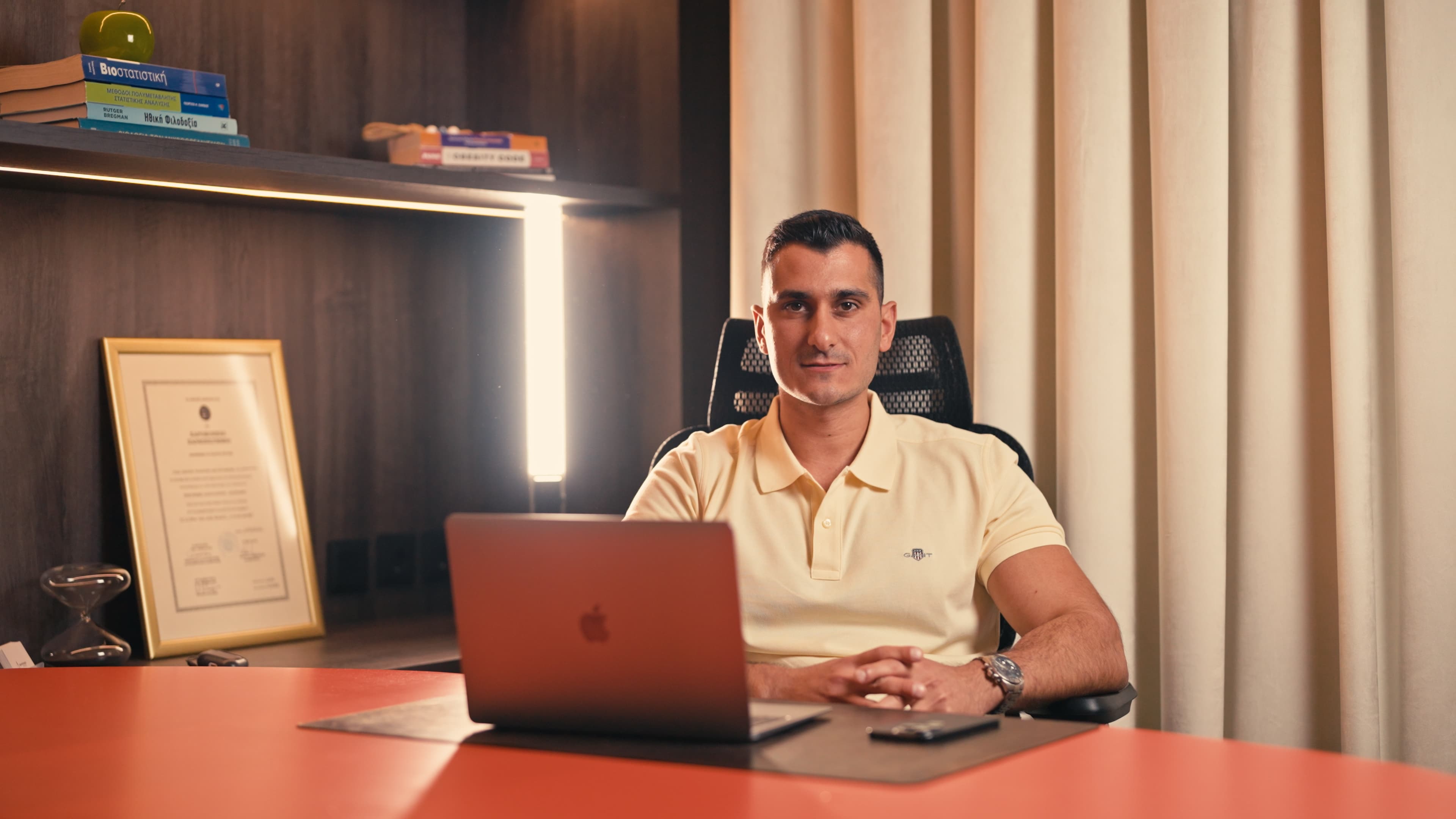 Klearchos Koustoumpardis during a nutrition coaching session.